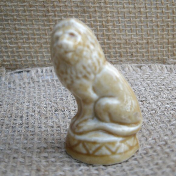 Vintage Wade Whimsies Lion Porcelain Figurine - Picture 1 of 10